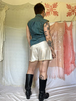 Load image into Gallery viewer, RAYON TAP SHORTS
