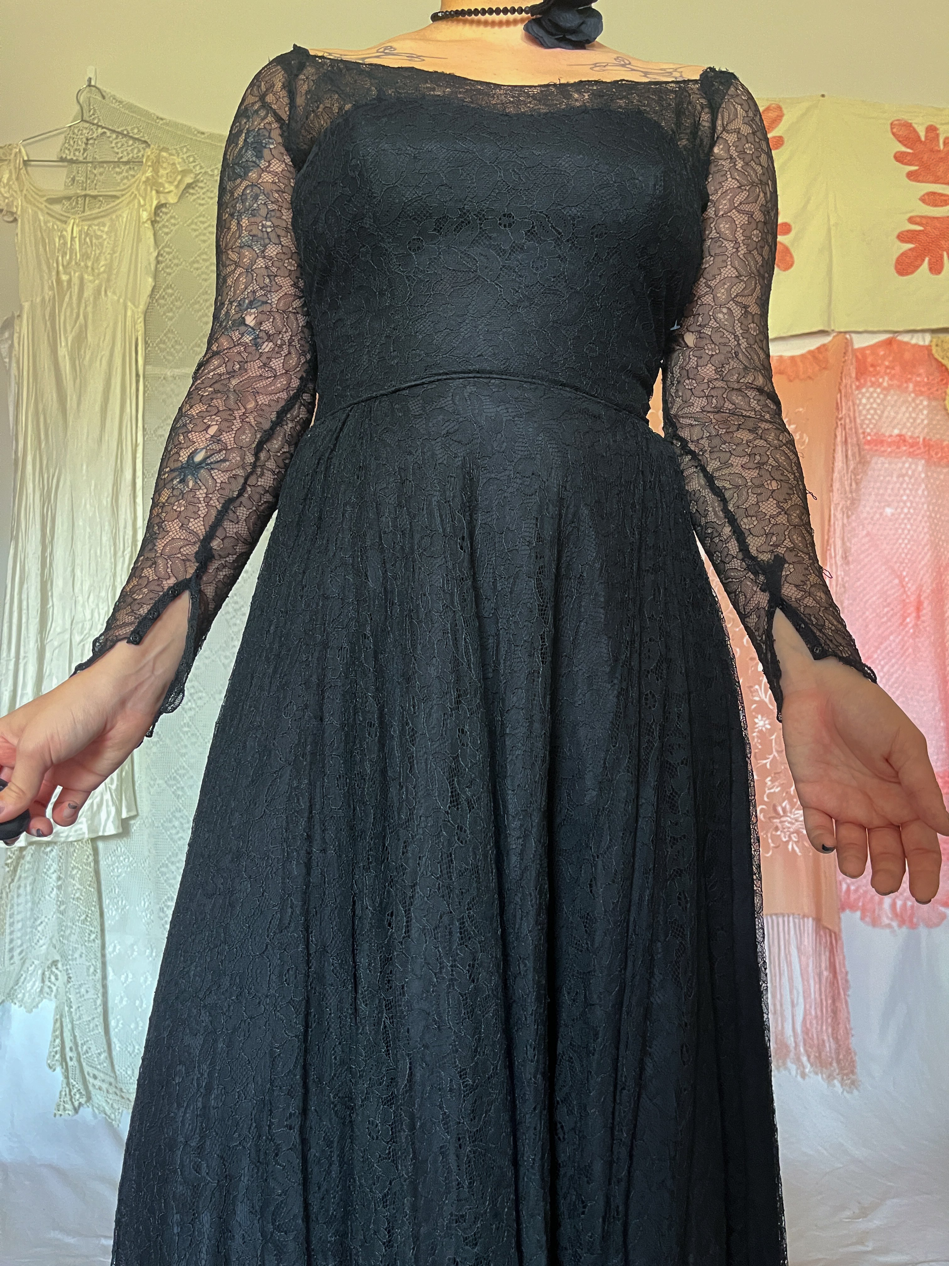 CEIL CHAPMAN LACE DRESS