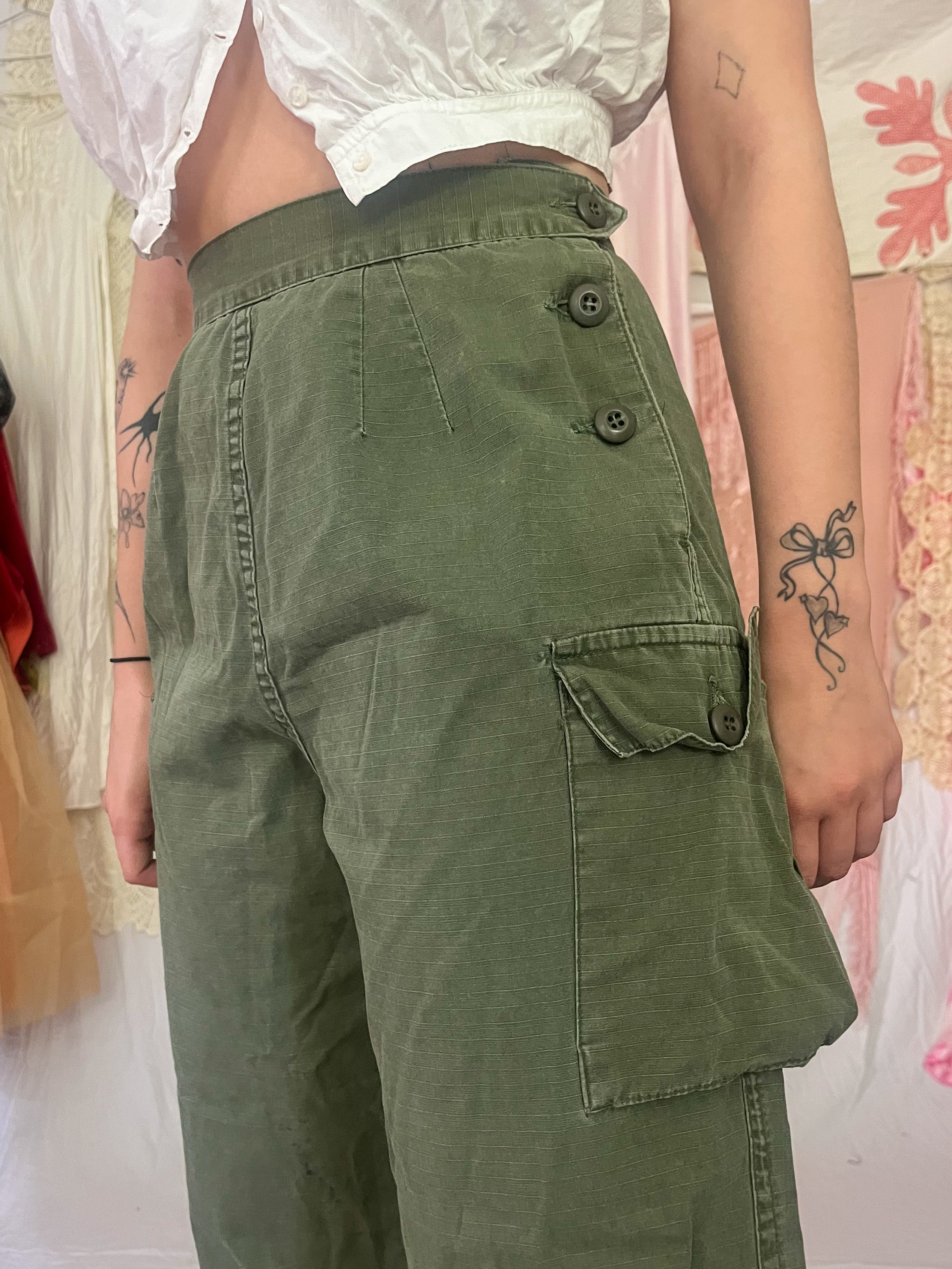 CROPPED ARMY PANTS